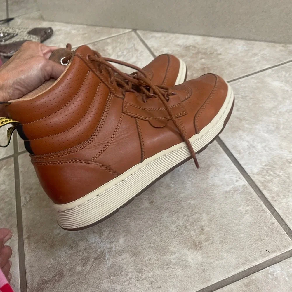 Dr Martens Derry oak Tan Leather High Top Sneaker Boots Mens 9 Brown boots